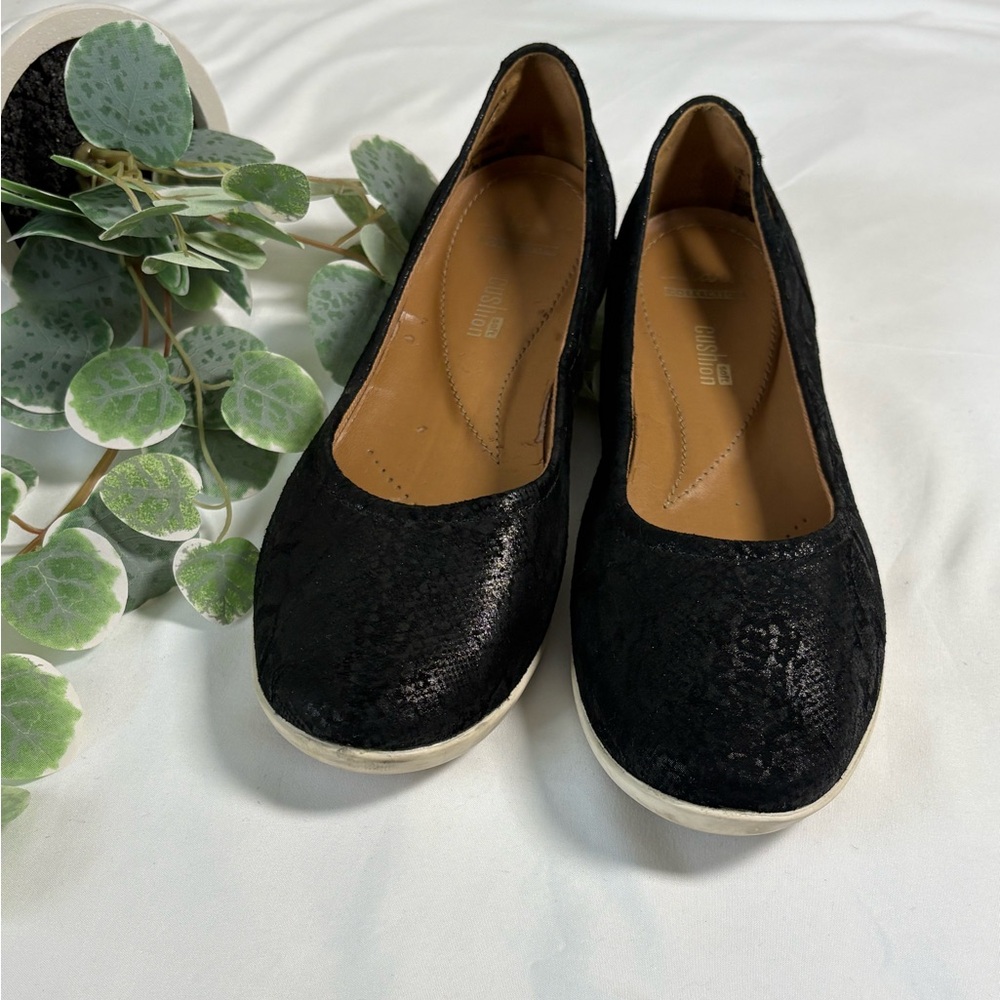Clarks Black Women's Flats - Picture 2 of 8